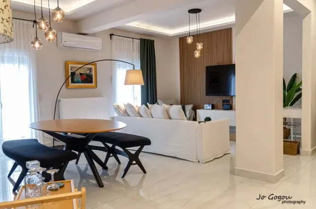 Το Green apartment χρειάστηκε μια προσωπική και επάγγελματική αισθητική, οπότε ο φακός μου πήρε φωτιά. Αυτό είναι ένα μικρό δείγμα για διαμέρισμα που βρίσκεται σε κεντρικό δρόμο του Πειραιά πλησίον του λιμανιού.

👉 Για περισσότερα www.jogogou.com

Πληροφορίες για το @green_apartment_piraeus

#interiordesign #interiorstyling #interiorphotographer #interiorphotograghy #apartmenttherapy #apartment #photomoment #lens #frame #light #design #decorideas #designer #home #rent